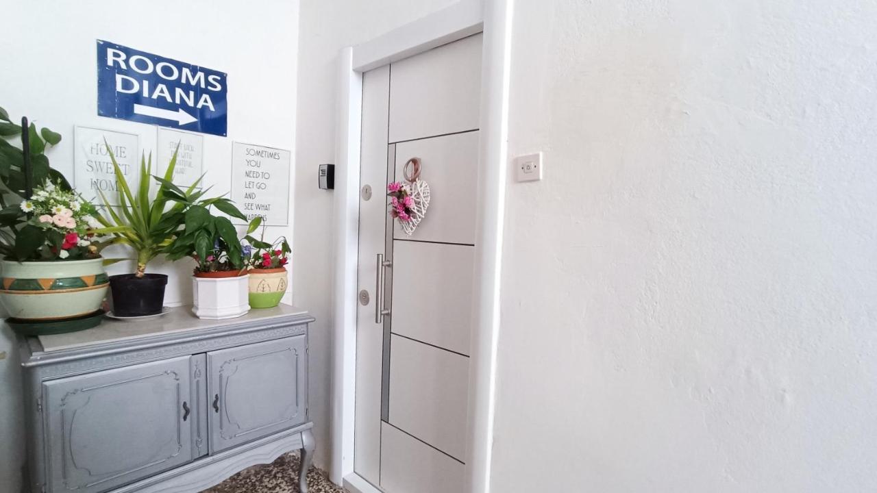 Rooms Diana Split Eksteriør billede